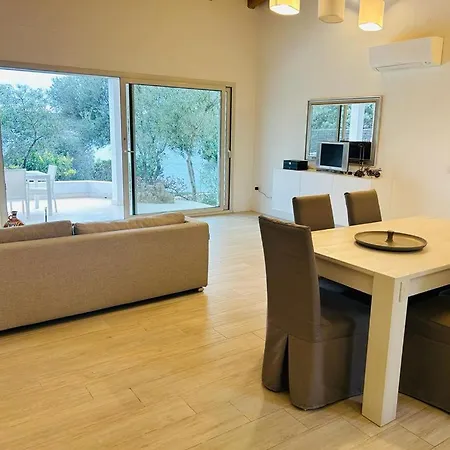 Вилла Cala Sassari Гольфо-Аранчи